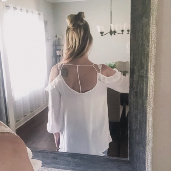 LONG SLEEVE COLD SHOULDER TOP OFF WHITE - Picture 5 of 5